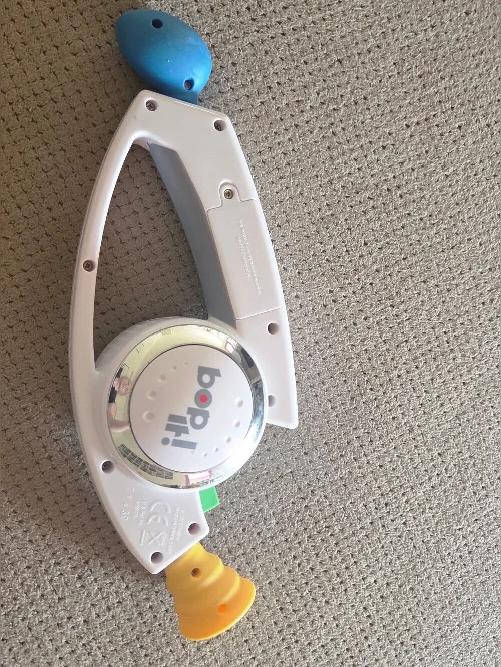 Bop It! Electronic Handheld Game White Shout Twist Pull Hasbro 2008 Tested Works